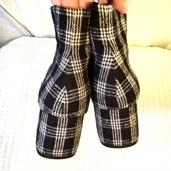Alex Marie Plaid Heeled Booties 9M - Picture 5 of 8